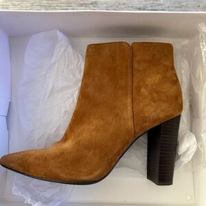 $70.00 Saks Fifth Avenue Tan Suede Ankle Booties.Size 8.5 Like new.